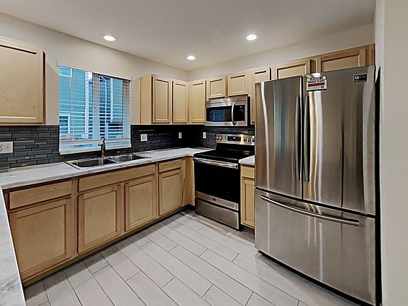 5th image of 7306 178th St E