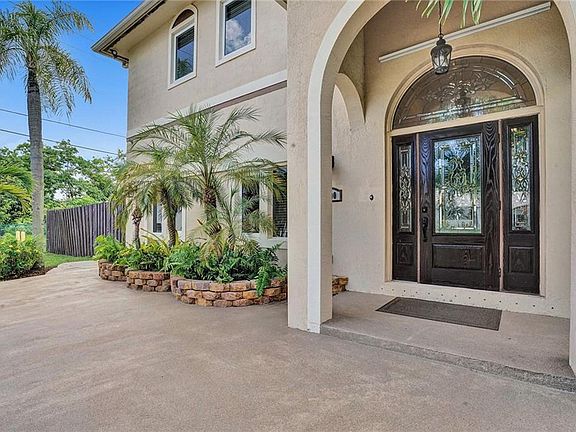 4th image of 4500 SW 25th Terrace