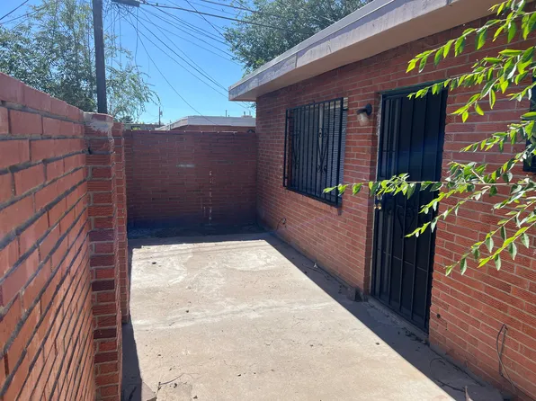 Totally Remodeled 2 Bedroom w/ Private Yard and Washer / Dryer in Unit, 3426 Thaxton Ave SE APT 16, Albuquerque, NM 87106