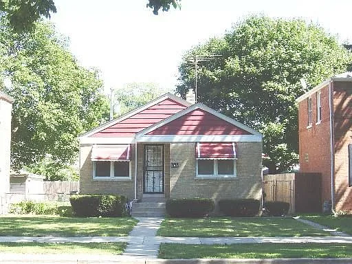 841 Marshall Ave photo 1