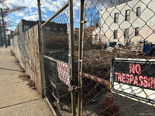 1st image of 477 Milford Street