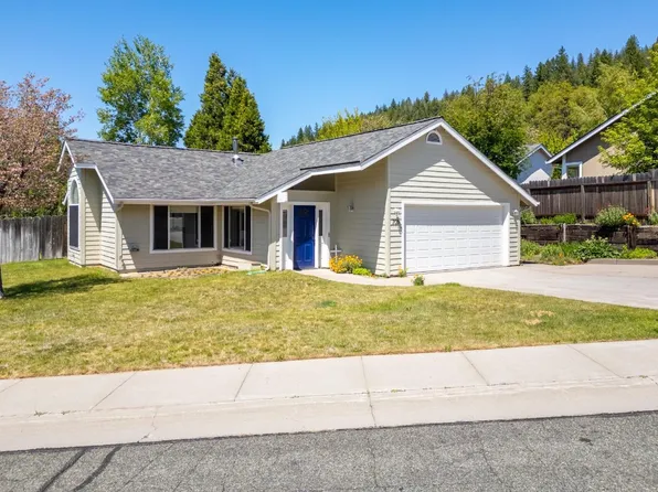 706 Glen Mar Dr, Mount Shasta, CA 96067