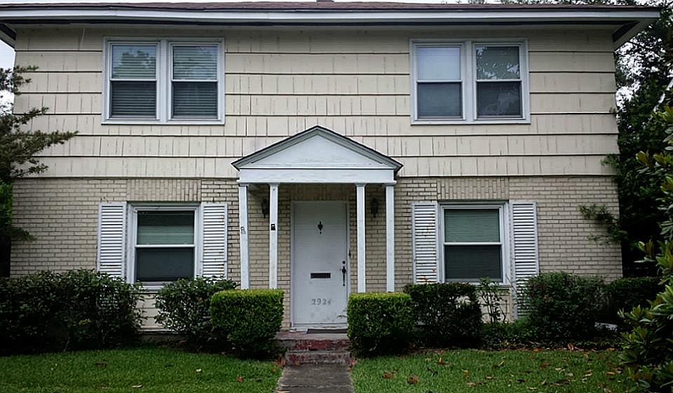 Front View of 2924 Rice Blvd, located at the corner of Rice and Belmont.