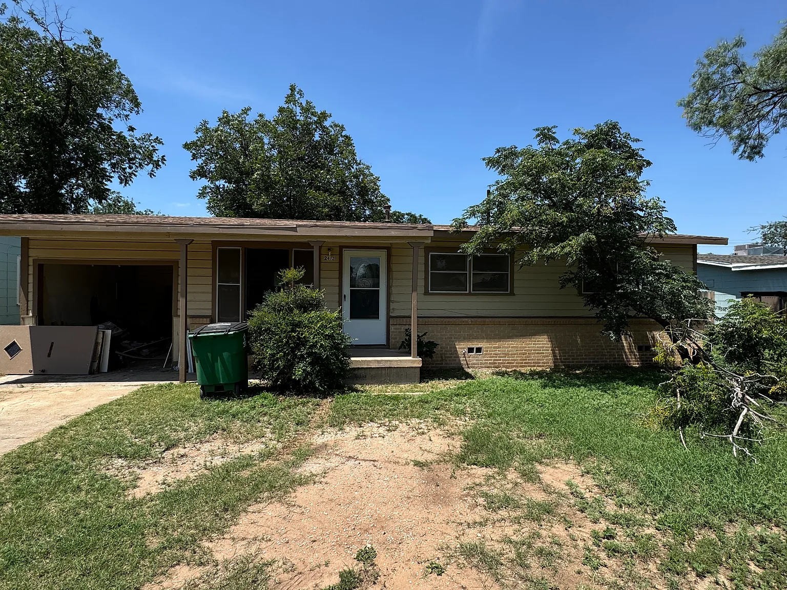 3 bed, 1438 sqft, $1,350 — Photo 1