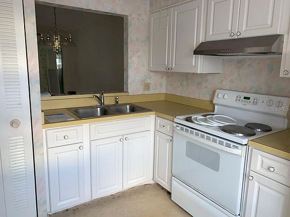 5th image of 13860 Oakwood Ln #13860