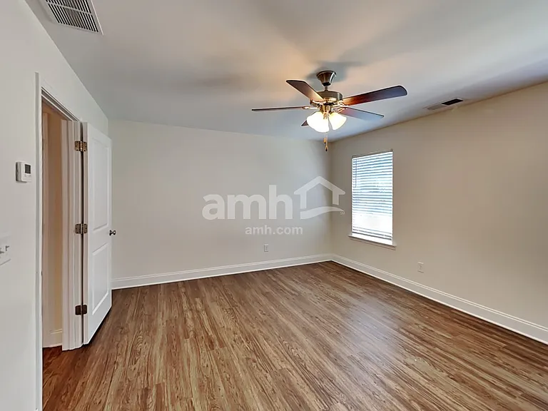 124 Cobblestone Dr — Photo 11