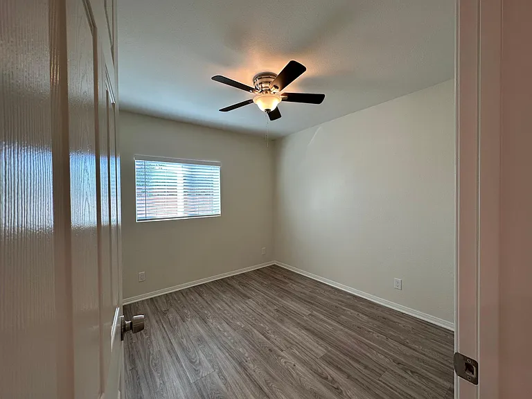 2307 Lupin St — Photo 11