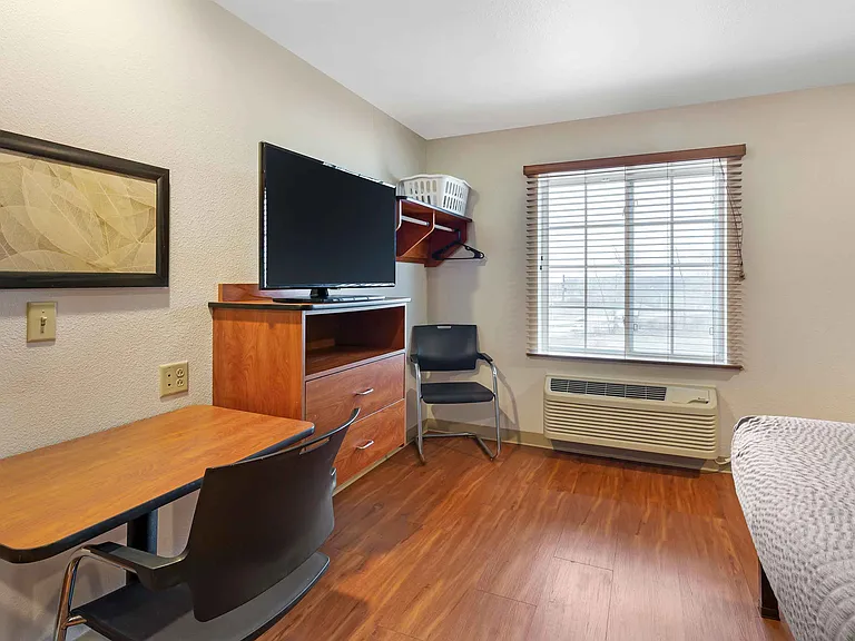 Studio Suite - 1 Full Bed