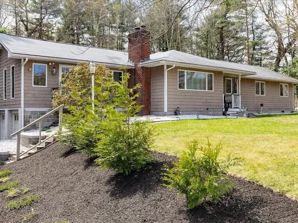 1083 Broadway Rd, Dracut, MA 01826