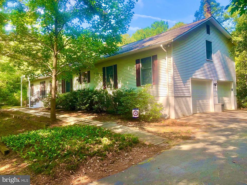 1st image of 44812 Shady Hollow Ln