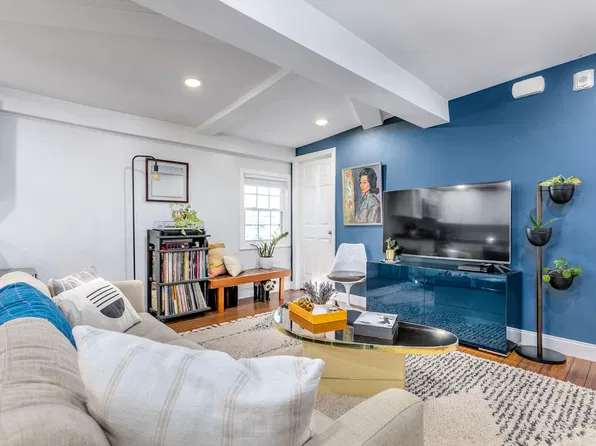 14 Daniels St #5, Salem, MA 01970