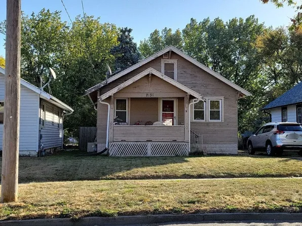 2136 Isabella St, Sioux City, IA 51103