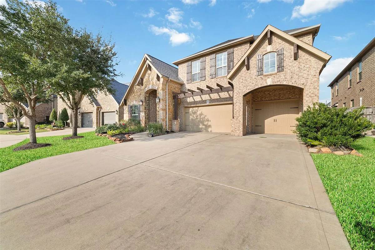 Building Photo - 27506 Windcrest Key Ln