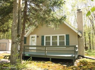 106 Pottery Dr, Pocono Lake, PA 18347
