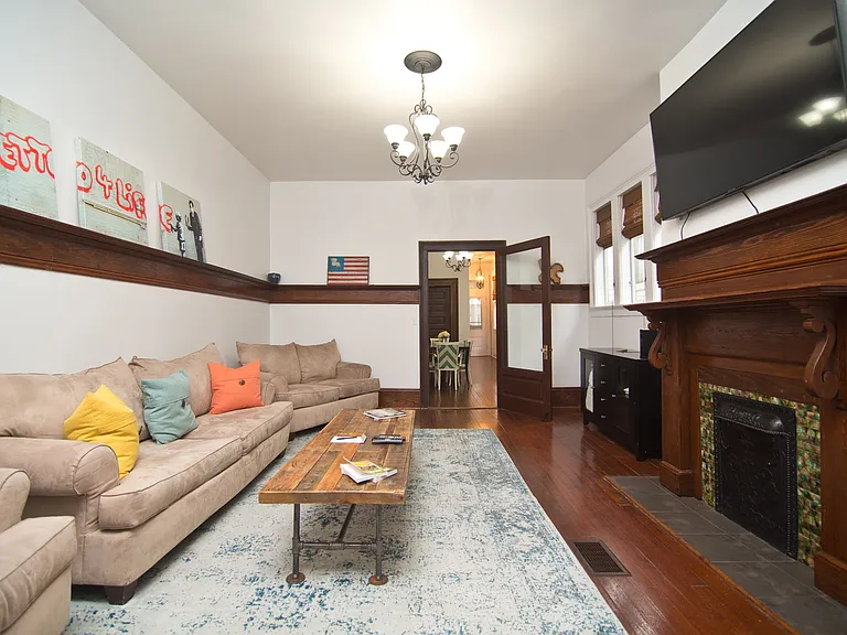 2320 Marengo St — Photo 14