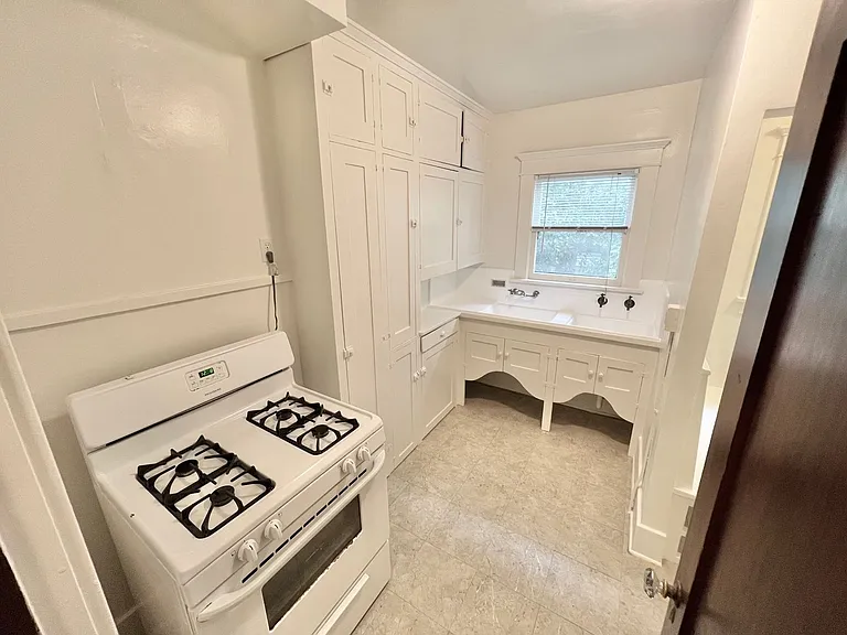 366 Carroll Park East — Photo 13