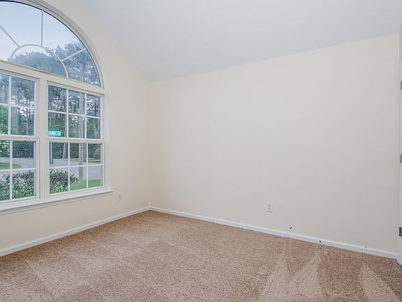 3rd image of 201 Amesbury Ln