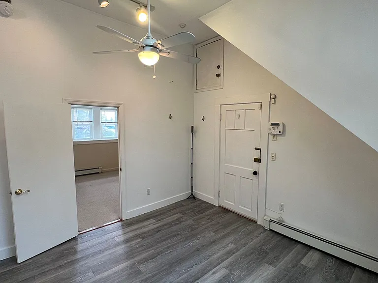122 Lafayette Rd — Photo 6