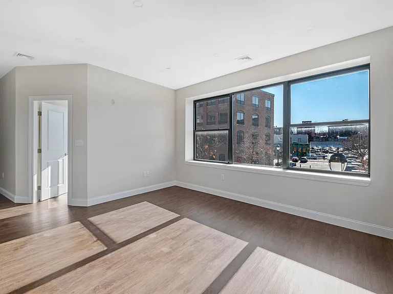 18 New Derby St #205 — Photo 2