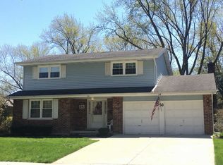 36 Swift Ln, Naperville, IL 60565