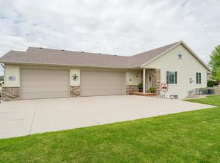 1329 Northwood Dr, Seymour, WI 54165