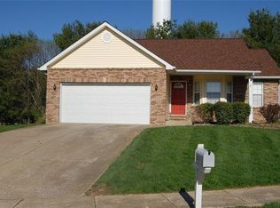 100 Bennington Dr, Edwardsville, IL 62025