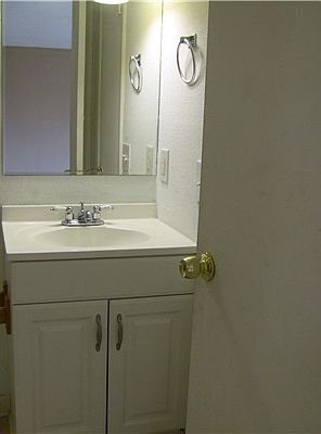 4th image of 1940 E Homestead Dr