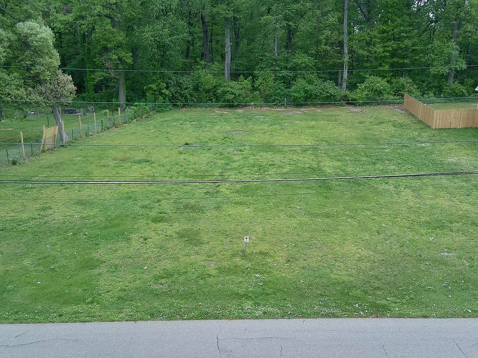 1st image of Lakeview Dr