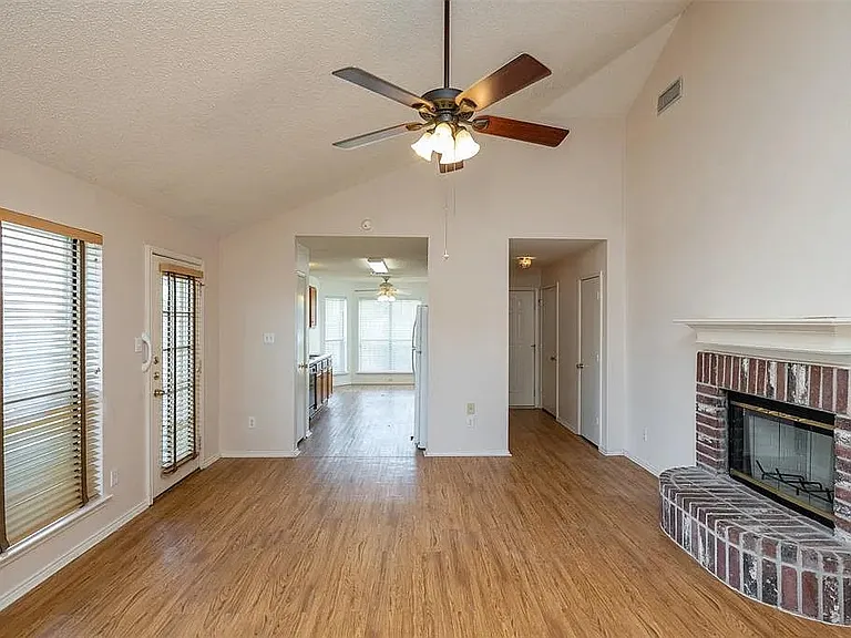 10820 Pebblecreek Ct — Photo 5