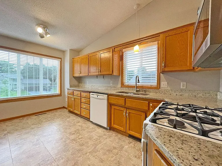 12233 Quinn St NW — Photo 2