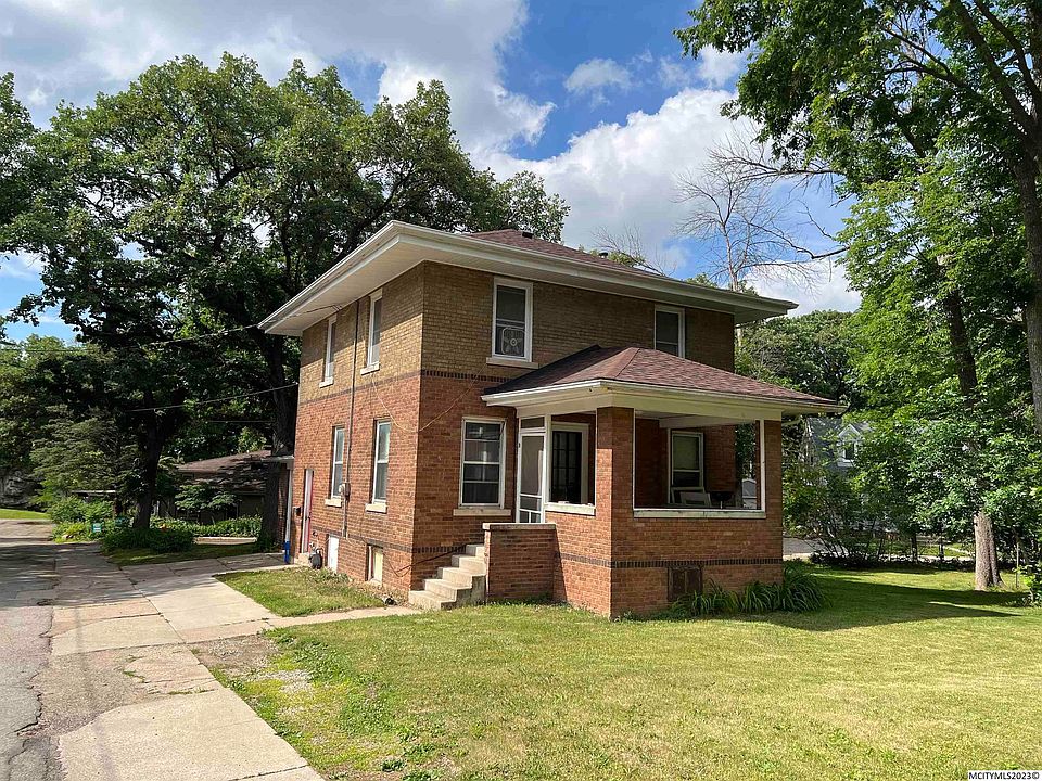 1st image of 5 Willow Dr