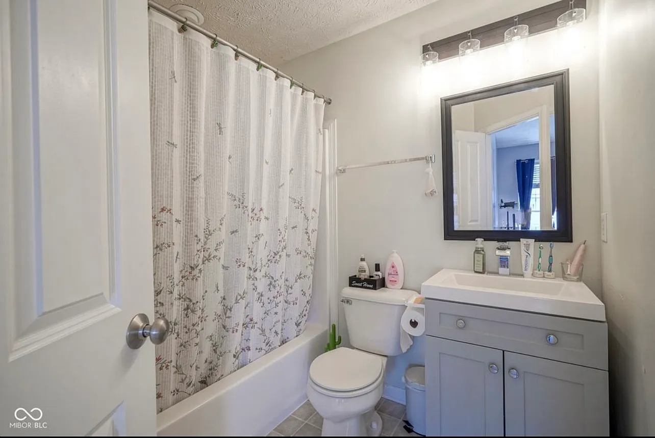 3 bed, 3.5 bath, 1844 sqft, $2,850 — Photo 3