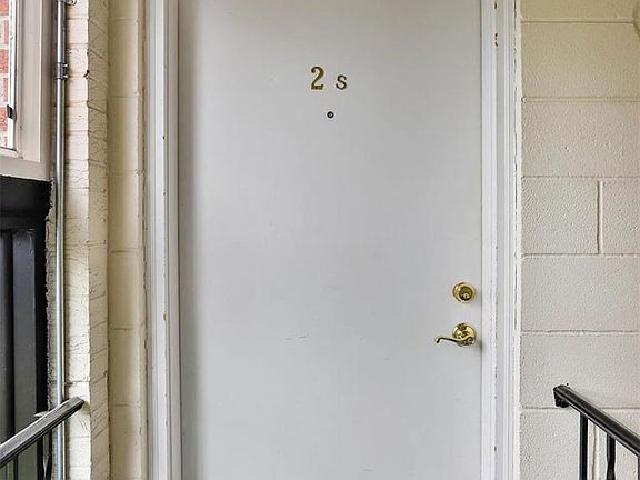 5th image of 111 E Washington Ave APT 2S