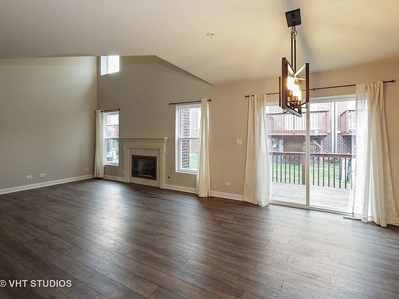 3rd image of 1420 Pauline Cir