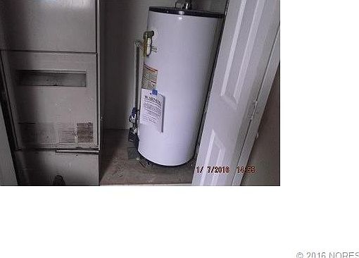 4th image of 925 W 11th St