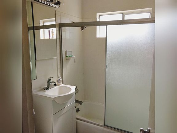 5th image of 331 Carroll Park W