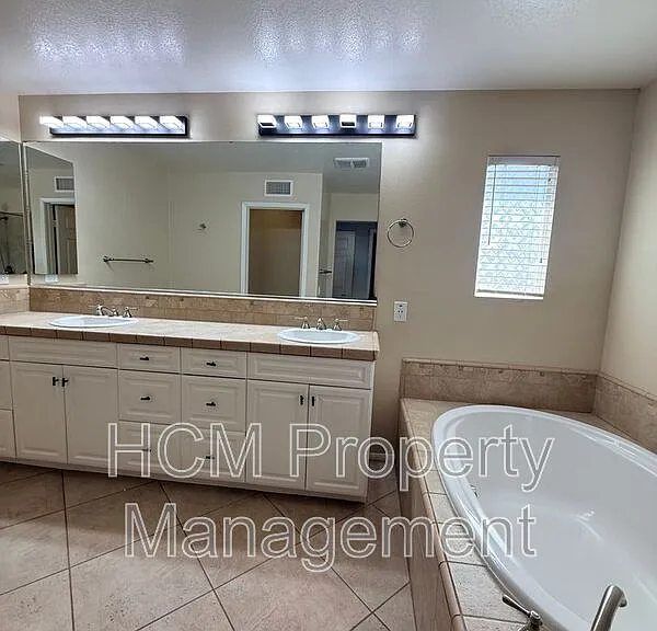 8043 E Loftwood Ln — Photo 35