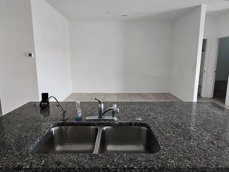 1527 E Lardner Dr — Photo 18