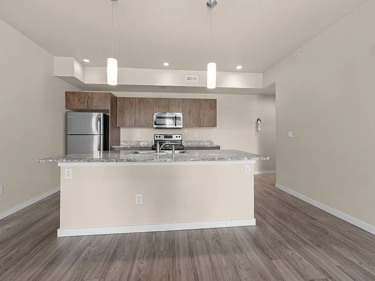 Kansas Apartments — Photo 7