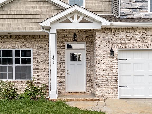 4th image of 392 Farmington Lot 392