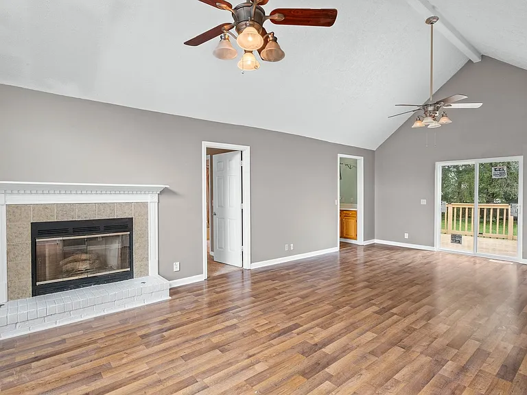 154 Arsenal Dr — Photo 6