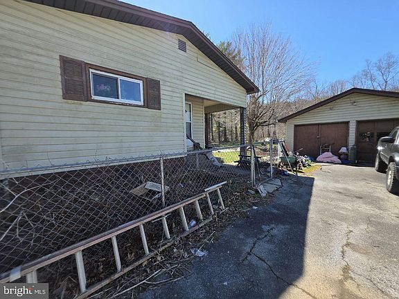 2nd image of 564 Stoney Battery Rd