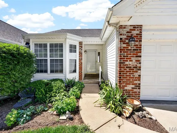 1317 Pine Bluff Dr, Saint Charles, MO 63304