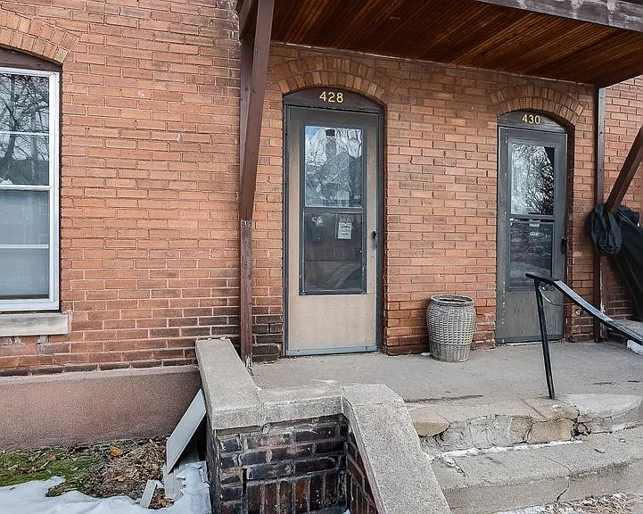 424 Smith — Photo 39