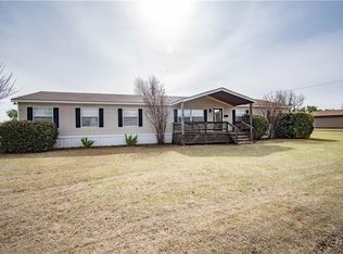 609 W 8th St, Cordell, OK 73632