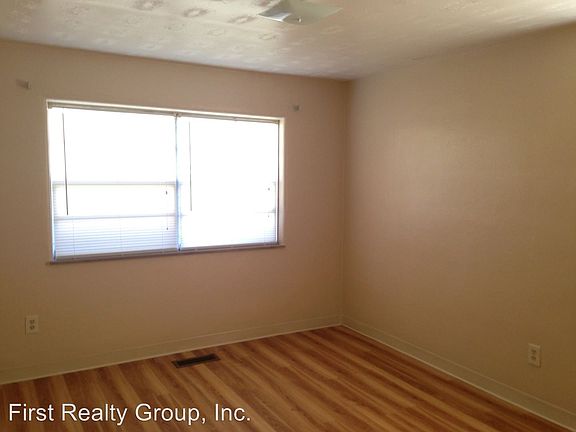 5th image of 2525 Lakeview Ave APT 1