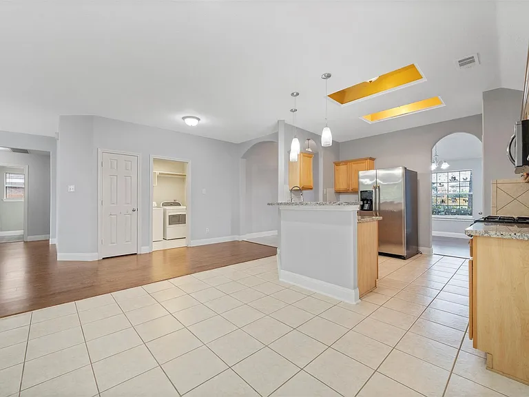 18235 Silver Timber Ct — Photo 12