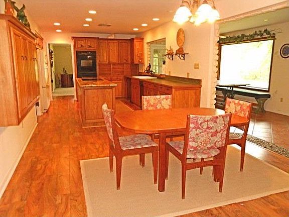 2nd image of 376 Leisure Ln