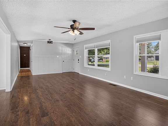 5th image of 113 Greenfield Ave
