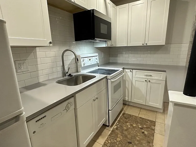 147 Winthrop Rd #2 — Photo 7